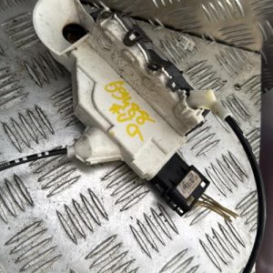 Serrure avant droit CITROEN C5 2 Diesel - Image 1