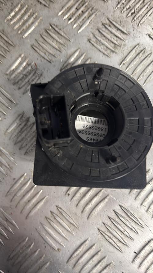 Contacteur tournant VOLKSWAGEN POLO 4 PHASE 2 Diesel - Image 1