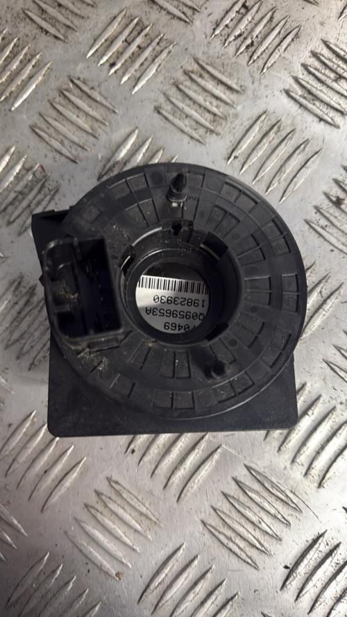 Contacteur tournant VOLKSWAGEN POLO 4 PHASE 2 Diesel - Image 2