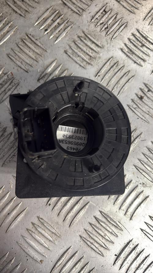 Contacteur tournant VOLKSWAGEN POLO 4 PHASE 2 Diesel - Image 3