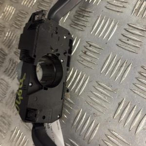 Com (Bloc Contacteur Tournant+Commodo Essuie Glace+Commodo Phare) VOLKSWAGEN POLO 4 PHASE 2 Diesel - Image 1