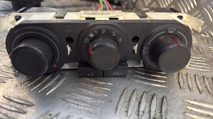 Commande chauffage SEAT IBIZA 3 PHASE 2 Essence - Image 2