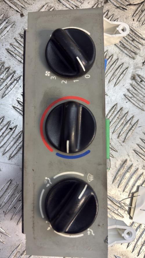 Commande chauffage RENAULT KANGOO 1 PHASE 1 Essence - Image 1