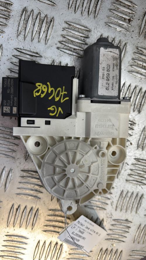 Moteur leve vitre avant gauche SEAT IBIZA 3 PHASE 2 Essence - Image 3