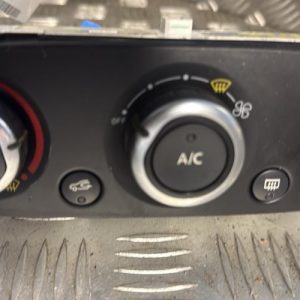 Commande chauffage RENAULT CLIO 4 PHASE 2 Diesel - Image 1