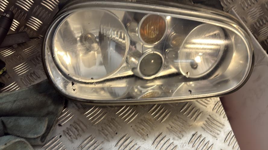 Optique avant principal droit (feux)(phare) VOLKSWAGEN GOLF 4 Diesel - Image 1