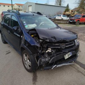 Vitre avant droit DACIA SANDERO 2 PHASE 1 Essence - Image 1