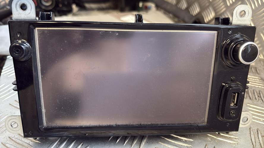 Autoradio d'origine RENAULT CLIO 4 PHASE 2 Diesel - Image 1