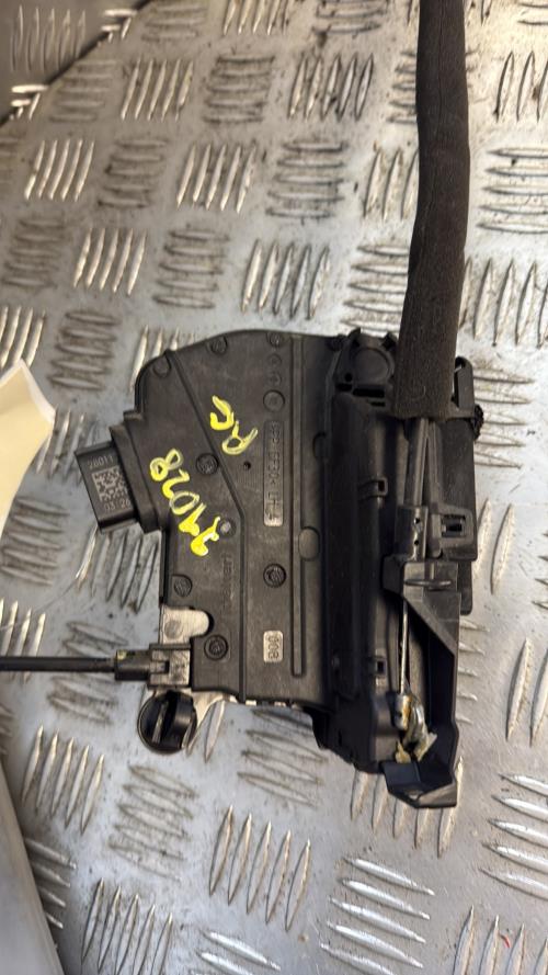 Serrure arriere gauche RENAULT CLIO 4 PHASE 2 Diesel - Image 2