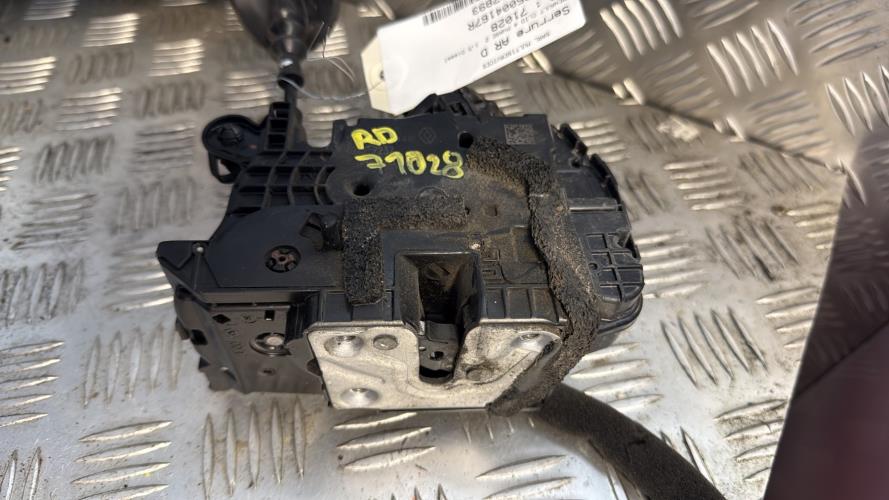 Serrure arriere droit RENAULT CLIO 4 PHASE 2 Diesel - Image 2