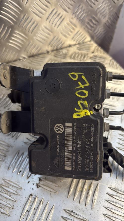 Bloc ABS (freins anti-blocage) VOLKSWAGEN GOLF 6 Diesel - Image 2