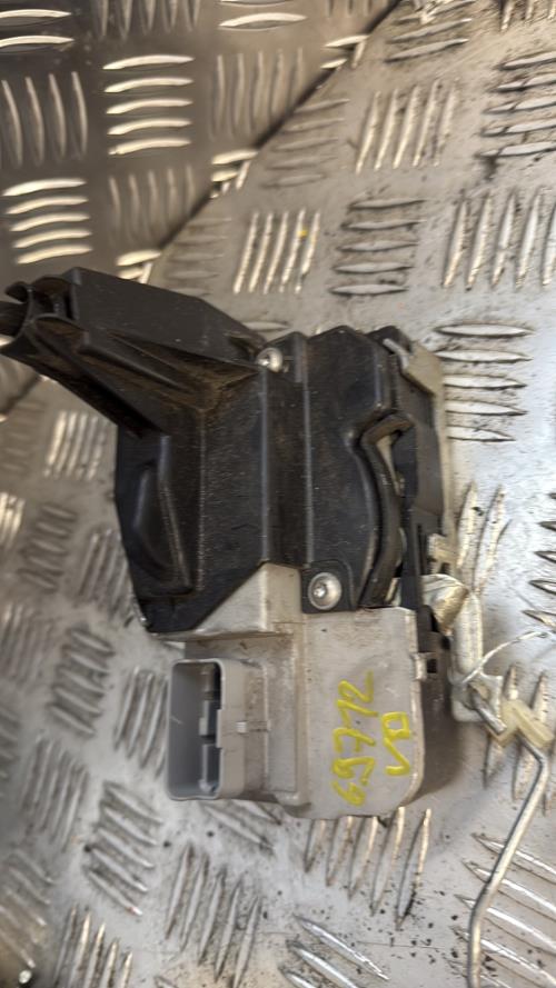 Serrure avant droit PEUGEOT 307 PHASE 1 BREAK Diesel - Image 1