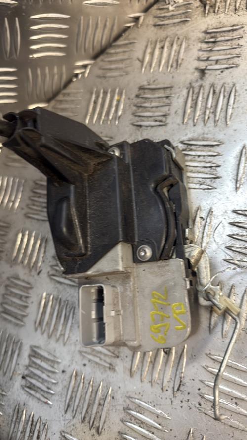 Serrure avant droit PEUGEOT 307 PHASE 1 BREAK Diesel - Image 3