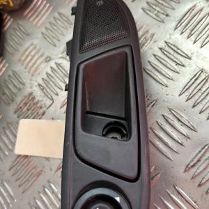 Poignee interieur avant gauche FORD FIESTA 6 PHASE 1 Diesel - Image 1