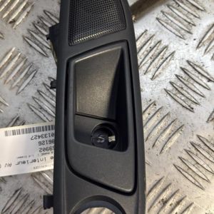 Poignee interieur avant gauche FORD FIESTA 6 PHASE 1 Diesel - Image 1