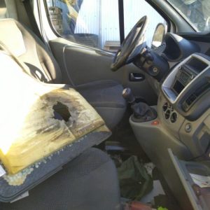 Vitre avant gauche OPEL VIVARO 1 PHASE 2 Diesel - Image 1