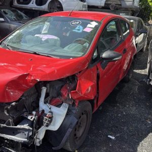 Vitre avant gauche FORD FIESTA 6 PHASE 1 Diesel - Image 1