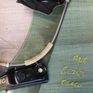 Vitre avant gauche MERCEDES CLASSE A 176 PHASE 2 Essence - Image 1