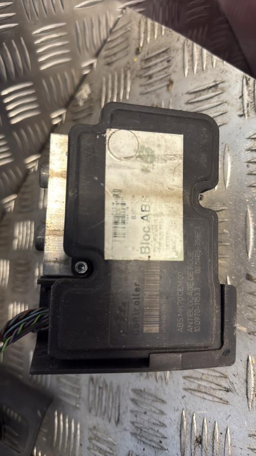 Bloc ABS (freins anti-blocage) PEUGEOT 207 PHASE 1 Diesel - Image 2