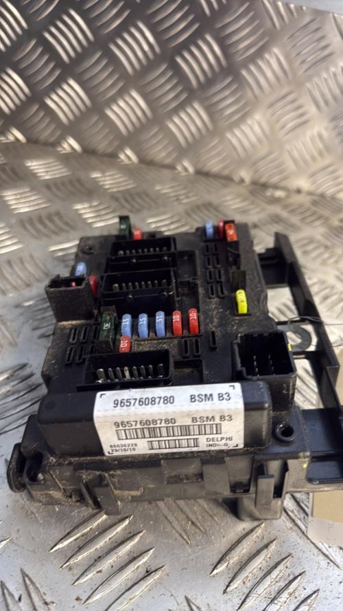 Boitier servitude moteur (BSM) CITROEN XSARA PICASSO PHASE 2 Diesel - Image 3