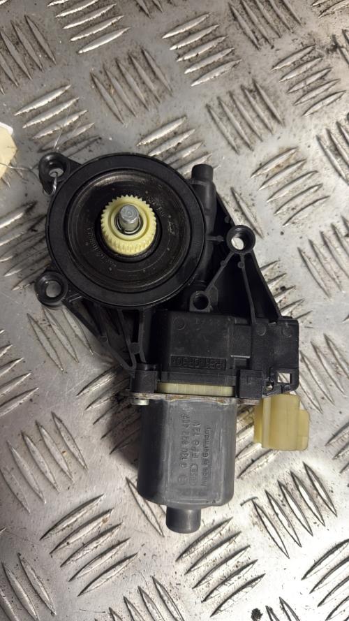 Moteur leve vitre avant droit FORD FIESTA 6 PHASE 1 Diesel - Image 3