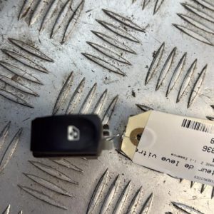 Interrupteur de leve vitre avant droit RENAULT TWINGO 2 PHASE 2 Essence - Image 1