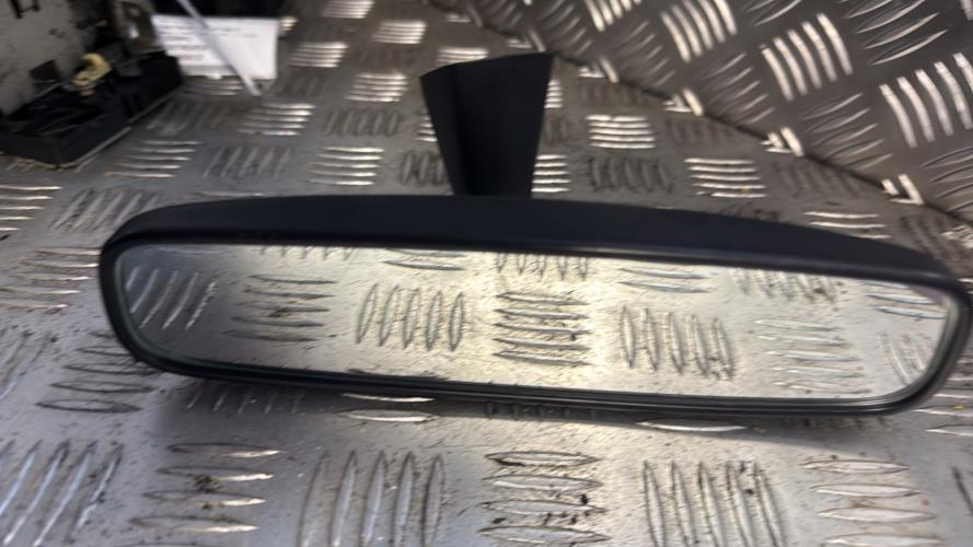 Retroviseur interieur FORD FIESTA 6 PHASE 1 Diesel - Image 1