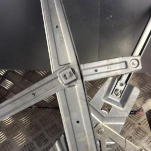 Leve vitre electrique avant gauche RENAULT TWINGO 1 PHASE 3 Essence - Image 1