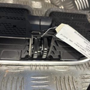 Aerateur tableau de bord FORD PUMA 2 Essence/Hybride - Image 1