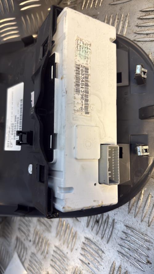 Afficheur RENAULT CLIO 3 PHASE 2 Essence - Image 1