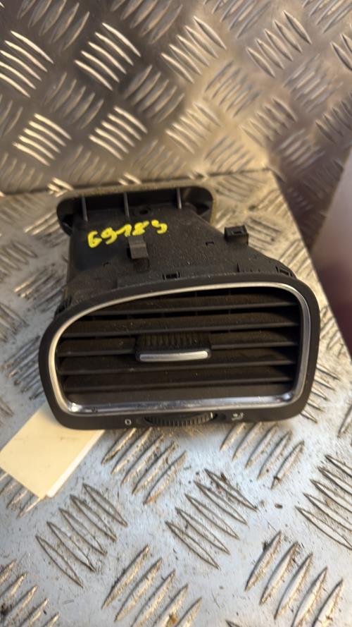 Aerateur tableau de bord avant gauche VOLKSWAGEN GOLF 6 BREAK Essence - Image 1