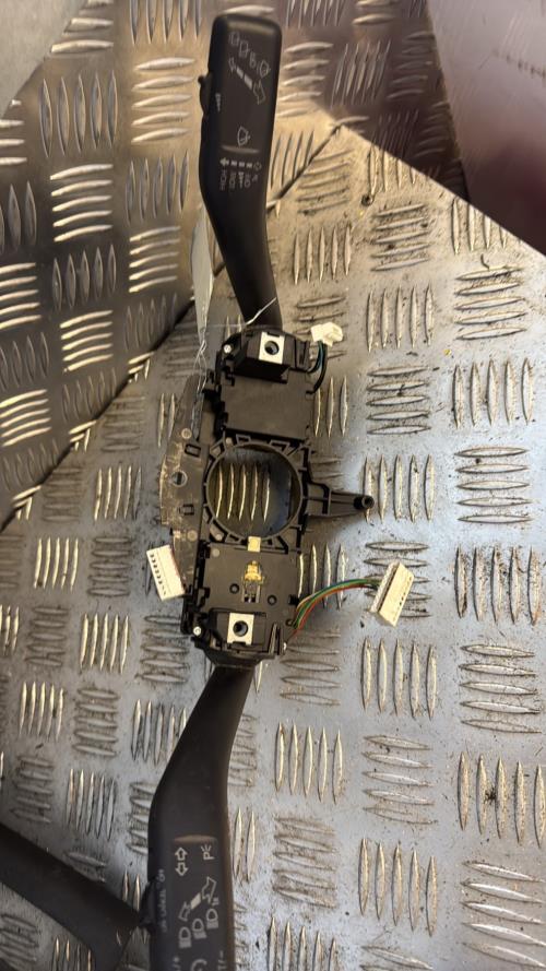 Commodo phare VOLKSWAGEN GOLF 6 BREAK Essence - Image 1