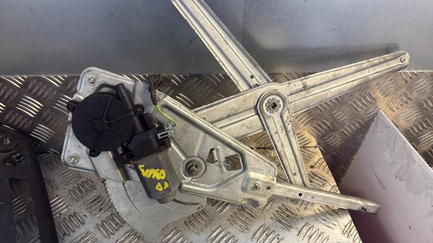 Leve vitre electrique avant droit RENAULT TWINGO 1 PHASE 3 Essence - Image 2