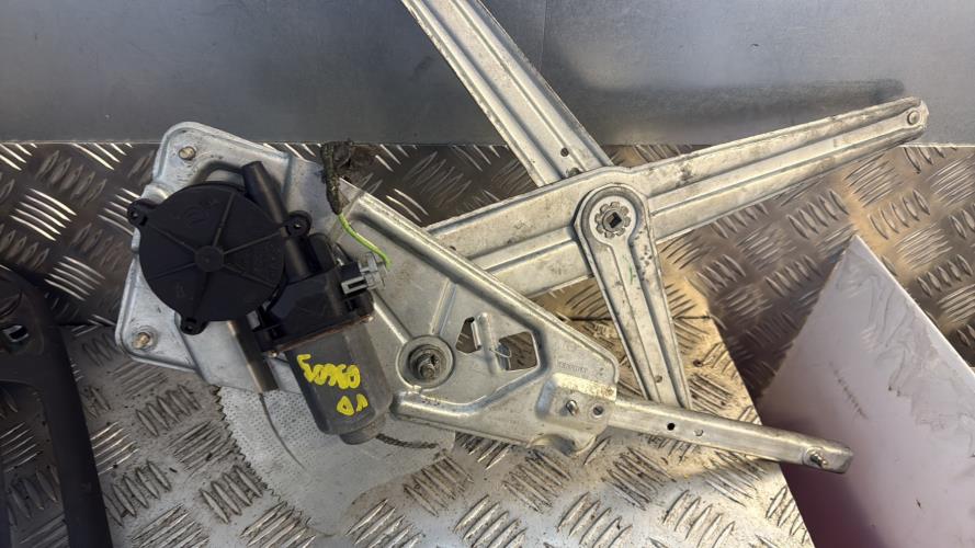 Leve vitre electrique avant droit RENAULT TWINGO 1 PHASE 3 Essence - Image 4