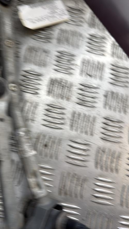 Moteur essuie glace avant PEUGEOT 107 PHASE 2 Essence - Image 3