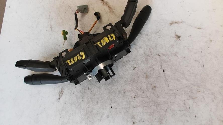 Com (Bloc Contacteur Tournant+Commodo Essuie Glace+Commodo Phare) PEUGEOT 207 PHASE 1 Diesel - Image 6