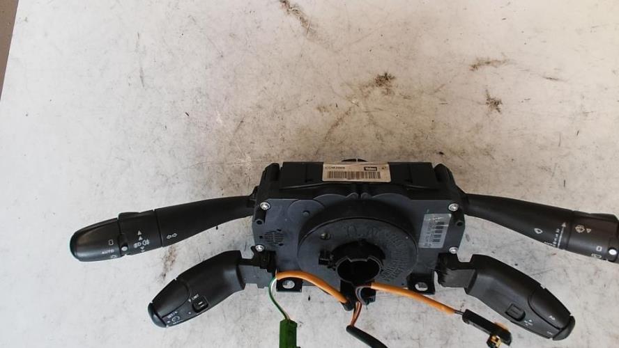 Com (Bloc Contacteur Tournant+Commodo Essuie Glace+Commodo Phare) PEUGEOT 207 PHASE 1 Diesel - Image 8