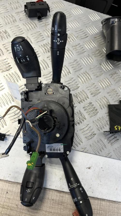 Com (Bloc Contacteur Tournant+Commodo Essuie Glace+Commodo Phare) PEUGEOT 207 PHASE 1 Diesel - Image 1