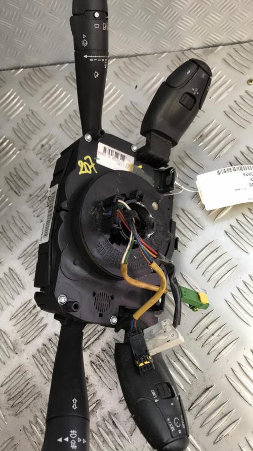 Com (Bloc Contacteur Tournant+Commodo Essuie Glace+Commodo Phare) PEUGEOT 207 PHASE 1 Diesel - Image 1