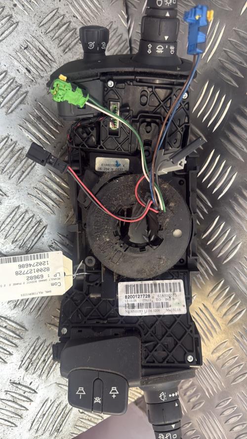 Com (Bloc Contacteur Tournant+Commodo Essuie Glace+Commodo Phare) RENAULT GRAND SCENIC 2 PHASE 2 Diesel - Image 4