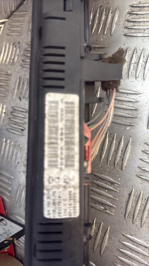 Compteur RENAULT GRAND SCENIC 2 PHASE 2 Diesel - Image 3