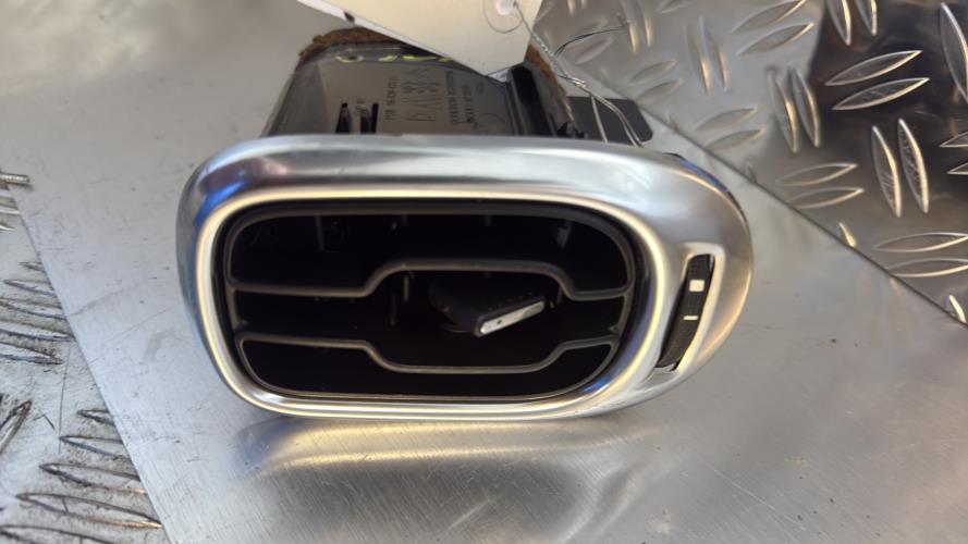 Aerateur tableau de bord CITROEN C3 PICASSO PHASE 1 Diesel - Image 2