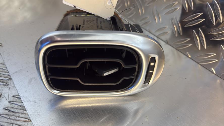Aerateur tableau de bord CITROEN C3 PICASSO PHASE 1 Diesel - Image 3