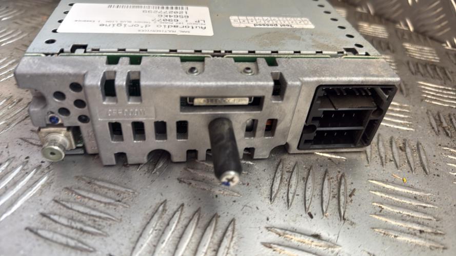 Autoradio d'origine PEUGEOT 107 PHASE 2 Essence - Image 2