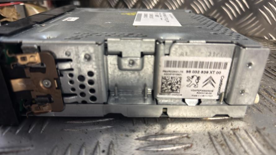 Autoradio d'origine CITROEN C3 2 PHASE 2 Essence - Image 2