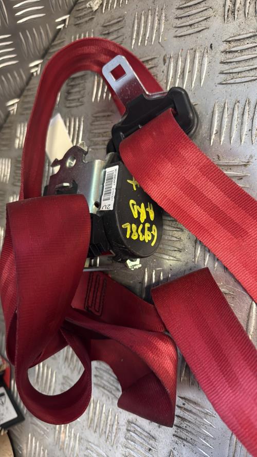 Ceinture arriere droit PEUGEOT 107 PHASE 2 Essence - Image 3