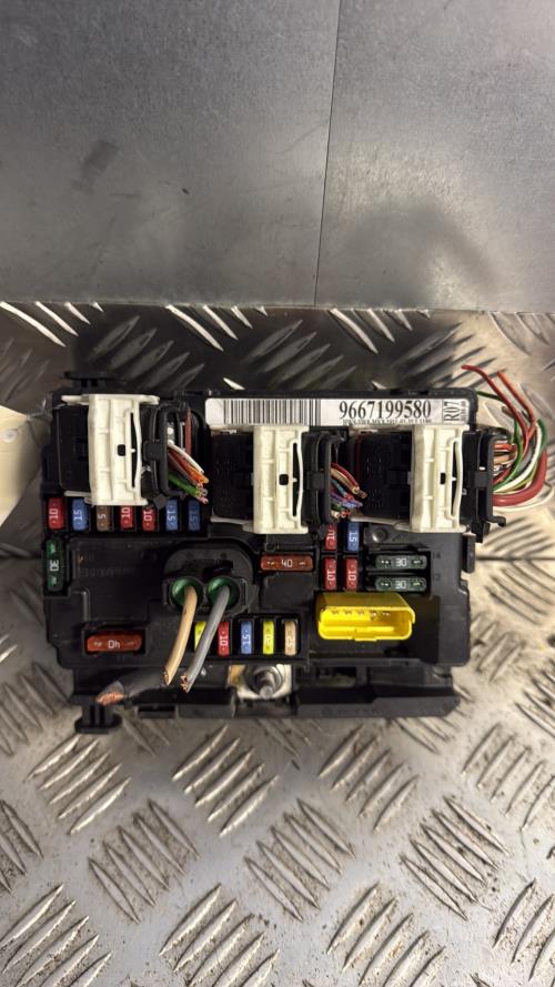 Boitier servitude moteur (BSM) PEUGEOT 207 PHASE 2 Essence - Image 2