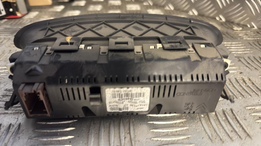 Afficheur PEUGEOT 308 1 PHASE 1 Diesel - Image 2