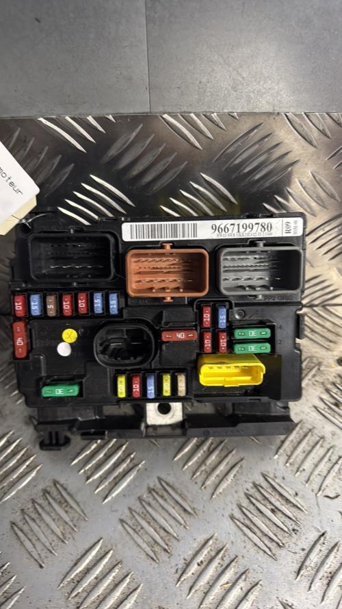 Boitier servitude moteur (BSM) CITROEN C3 2 PHASE 2 Essence - Image 1