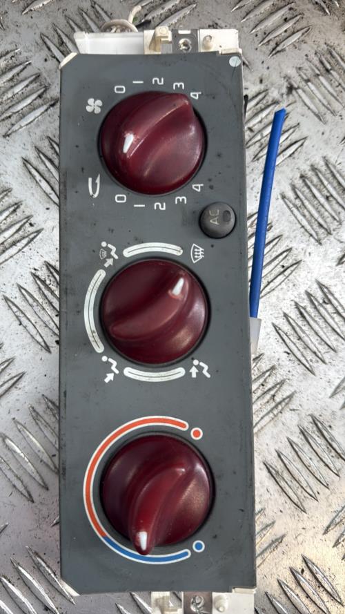 Commande chauffage RENAULT TWINGO 1 PHASE 3 Essence - Image 1